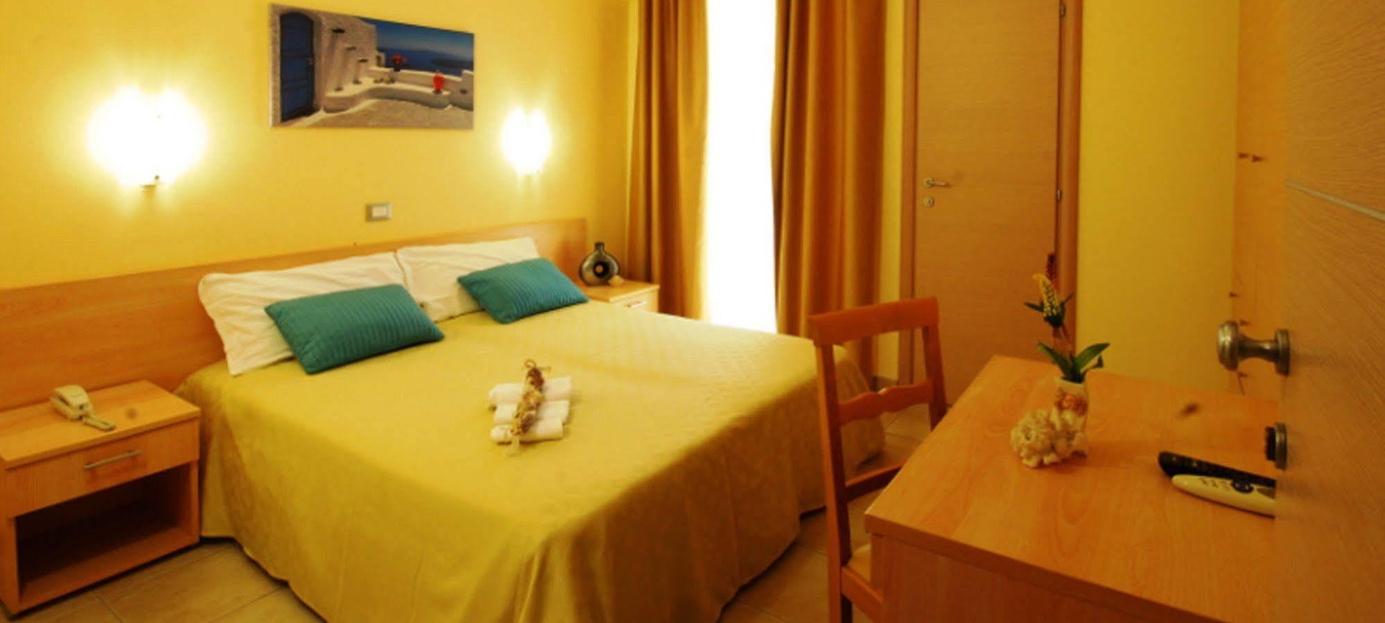 Hotel Caggiari Senigália Exterior foto