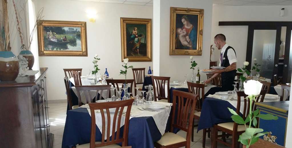 Hotel Caggiari Senigália Restaurante foto